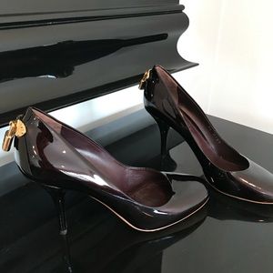 Louis Vuitton plum patent leather pumps